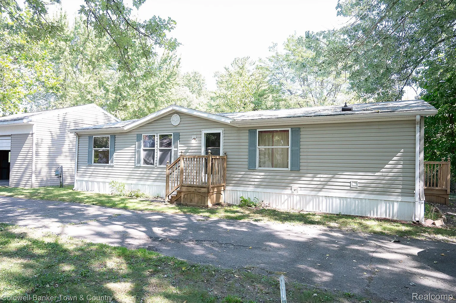 693 N Red Oaks Dr photo 1