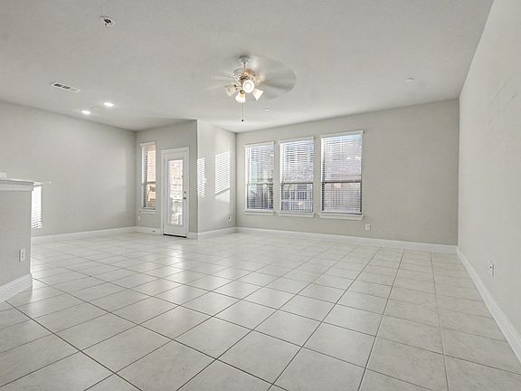 4th image of 520 Teton St