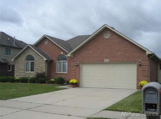 50903 Murray Dr, Macomb, MI 48044