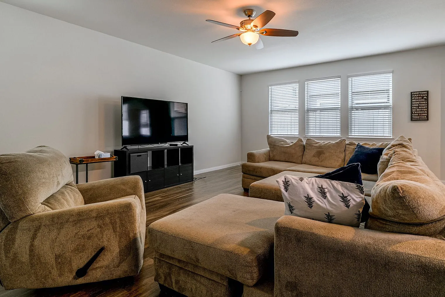 3 bed, 2.0 bath, 2357 sqft, $3,943 — Photo 2