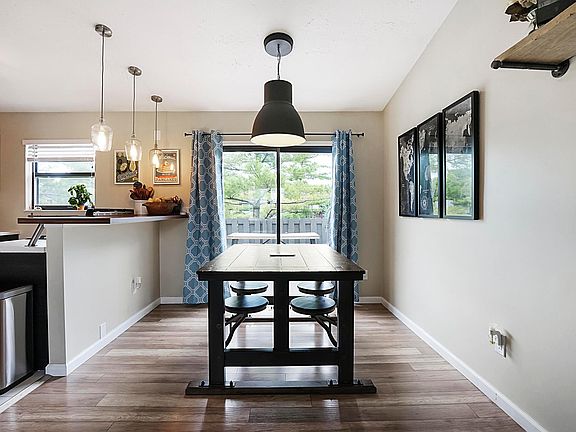 5th image of 836 Hickok Dr #203