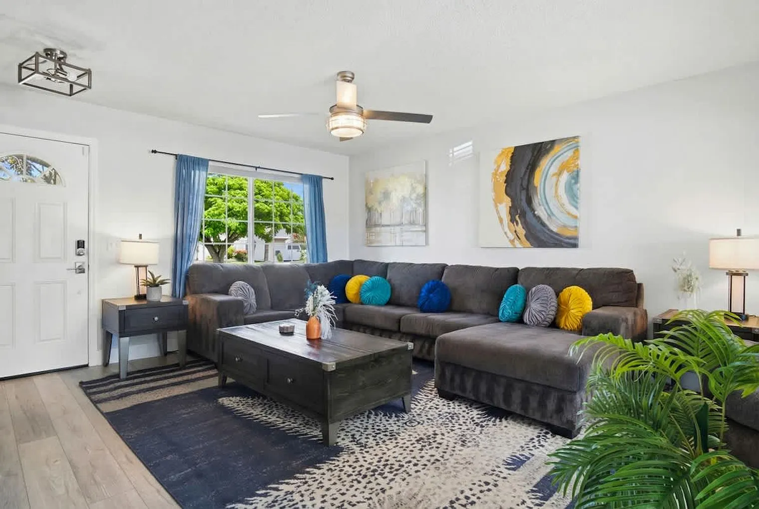 4 bed, 3.0 bath, $7,170 — Photo 2