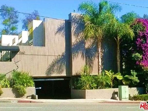 2nd image of 960 N San Vicente Blvd APT 11