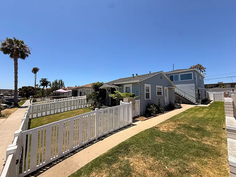 868 Emerald St #870.5 — Photo 18