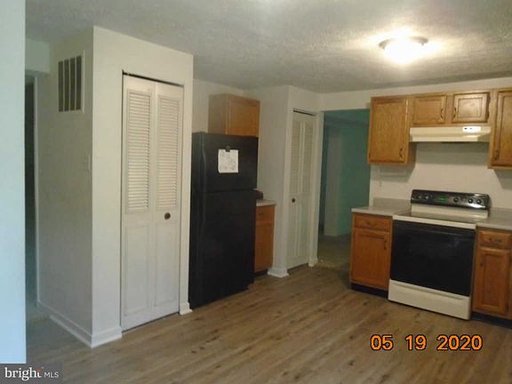4th image of 1040 Omar Dr