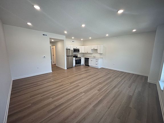 3rd image of 100 S Peterson St #2bb1a3aab