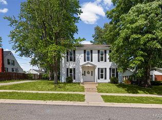 173 W Lebanon St, Nashville, IL 62263