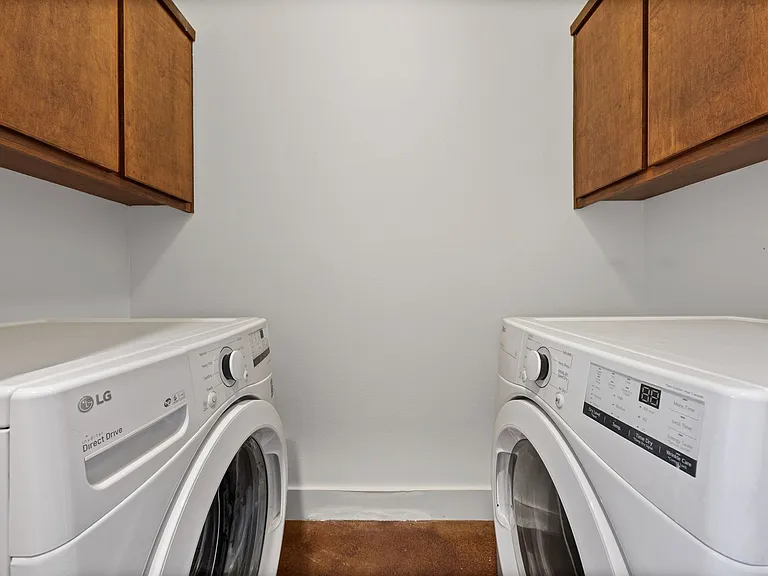 1301 San Bernard St — Photo 24