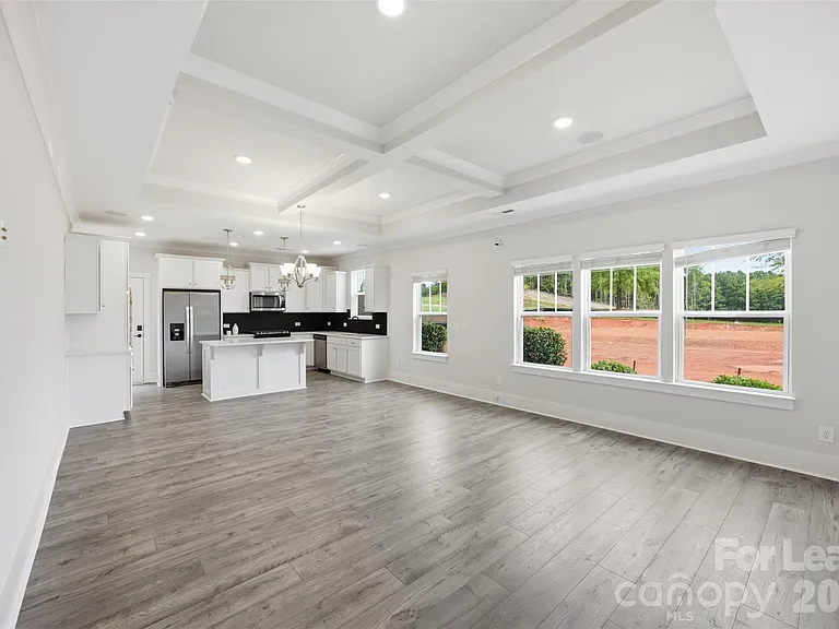 21216 Sanctuary Dr — Photo 5