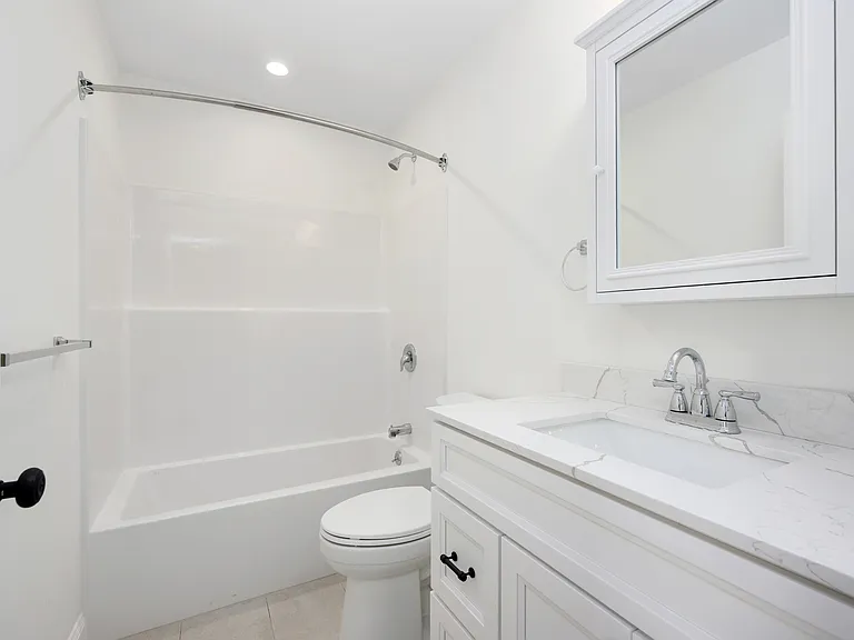 68 Yarmouth Rd — Photo 9