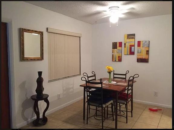 Dining Room - Picture 2