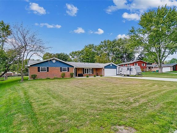 4th image of 2439 Red Apple Dr