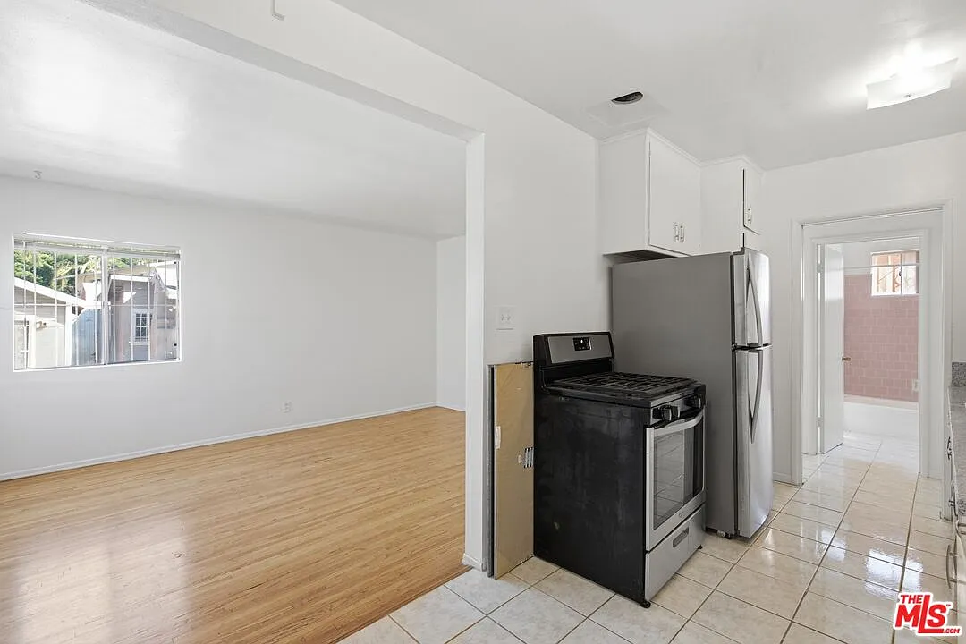 1 bed, 1.0 bath, 600 sqft, $1,799 — Photo 2