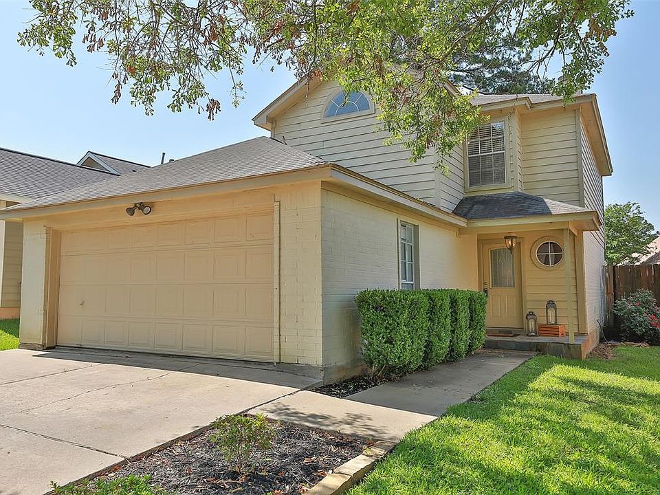 WELCOME HOME - This is daily vacation living here! Just wait until you see the inside!