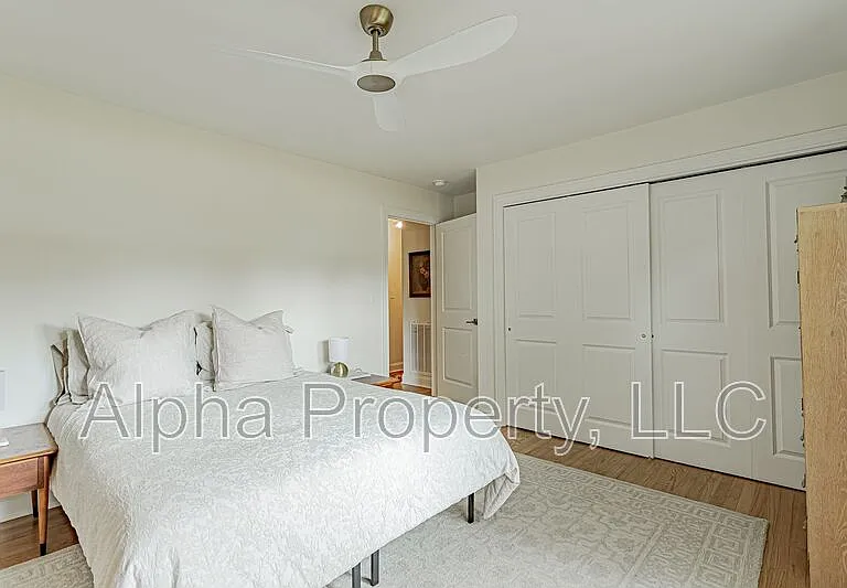 804 N Weston St — Photo 31
