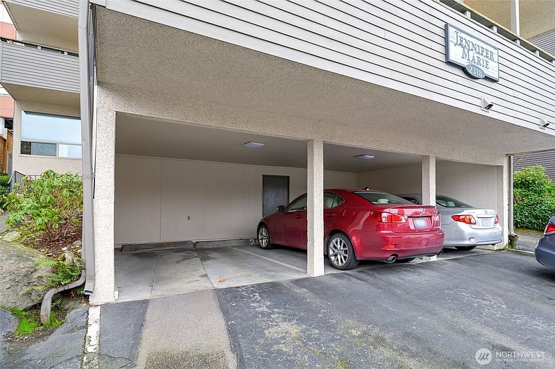 4th image of 2318 Yale Avenue E