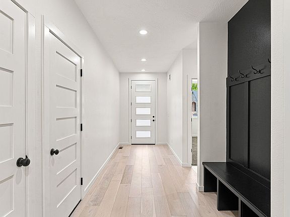 4th image of 1222 W Rainey Street