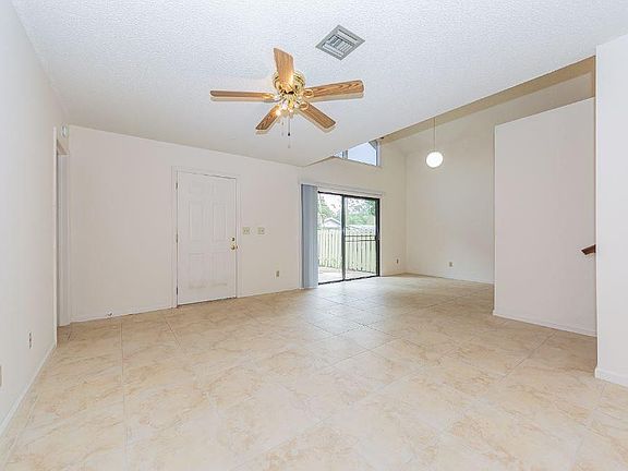 4th image of 1562 39th Ave
