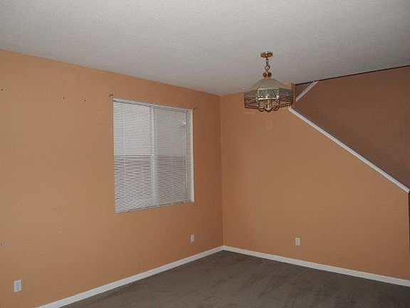 5th image of 4826 Winamac Dr
