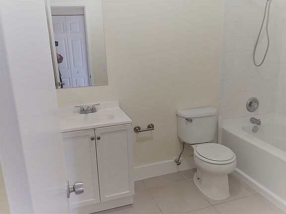 4th image of 57 NE 12th Ave #57