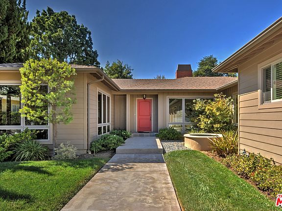 2nd image of 4527 Haskell Ave