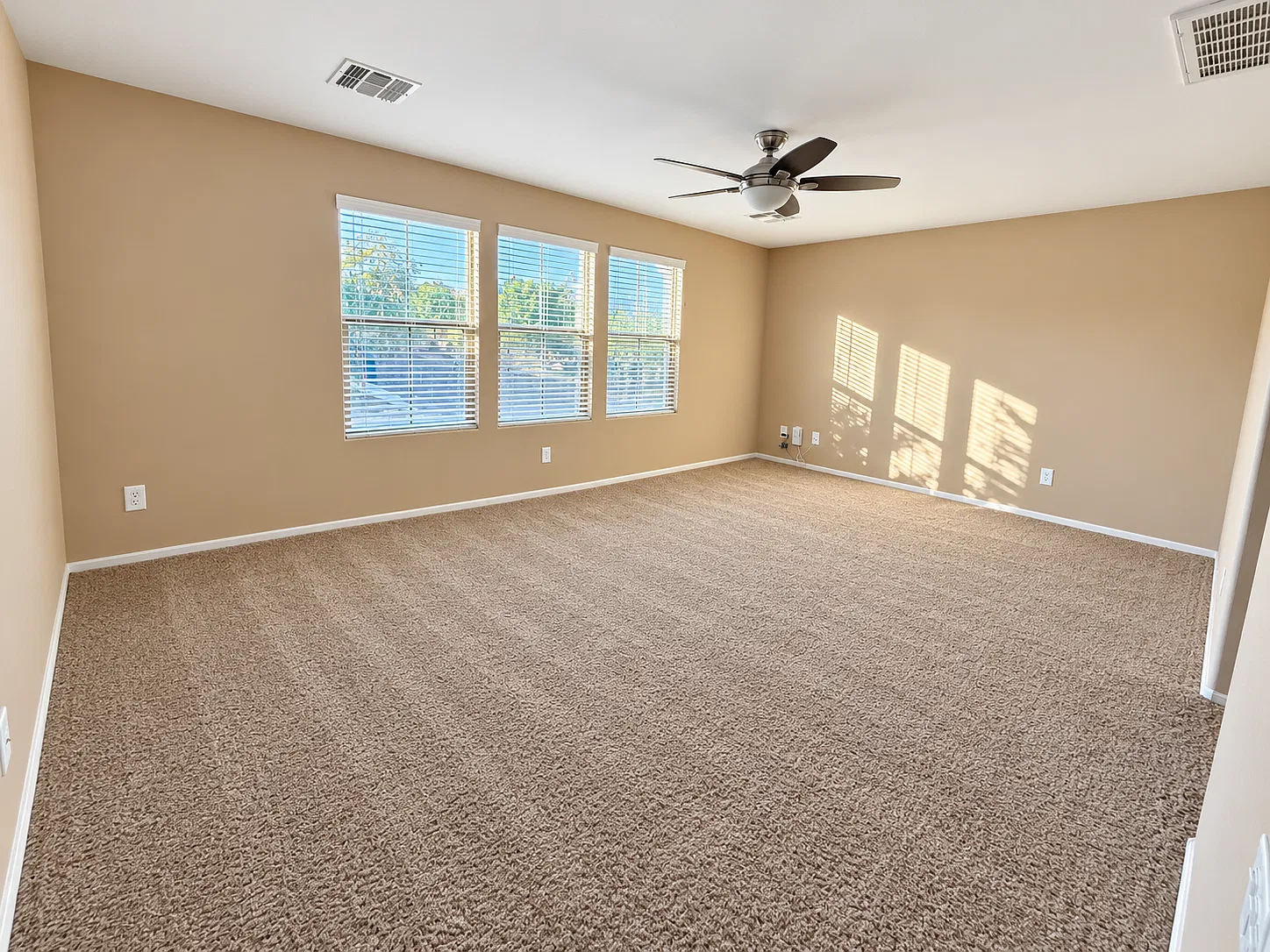 4 bed, 2446 sqft, $2,650 — Photo 3