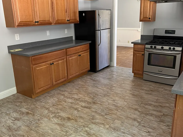 Corliss Dr — Photo 16