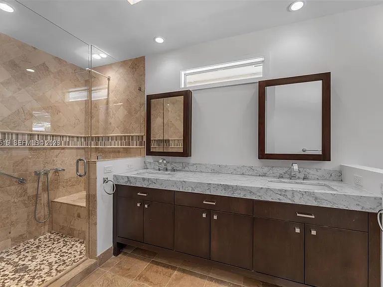 7711 SW 47th Ave — Photo 20