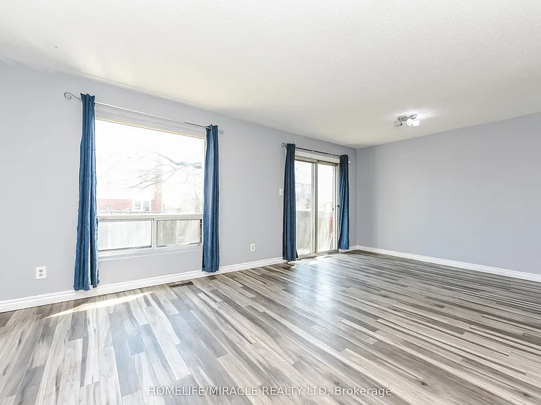 72 Carleton Pl #72 — Photo 29