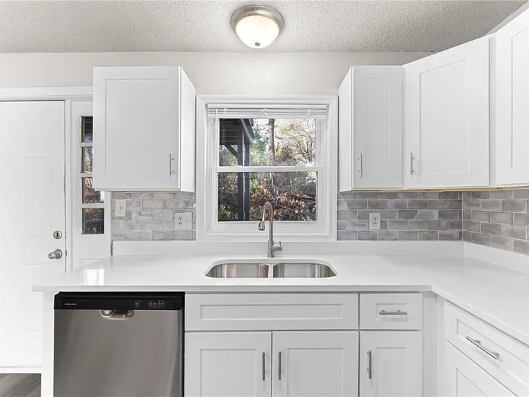 121 Mark Twain Cir — Photo 14