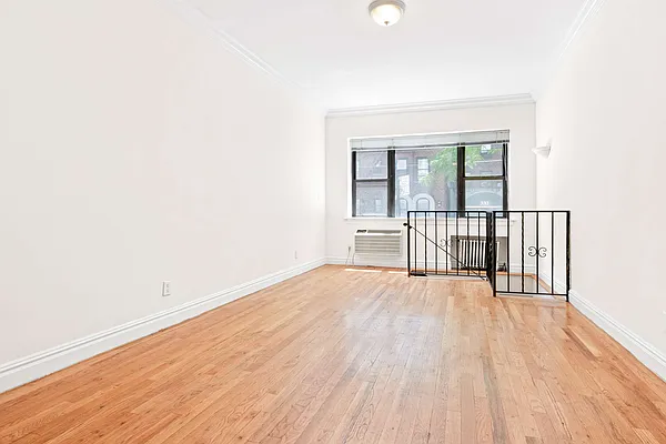 Rented by Anchor Associates | media 16