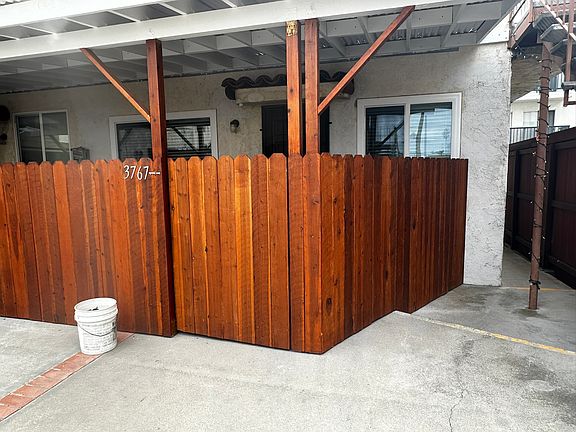 Private Porch/ Yard
