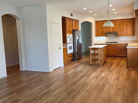 3rd image of 1312 E Vaquero Ct