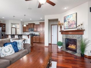 10696 Kingsfield Ln, Woodbury, MN 55125
