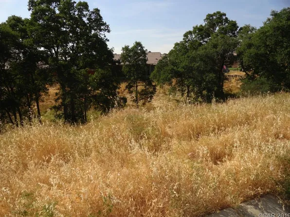 488 Woodgate Rd, Valley Springs, CA 95252