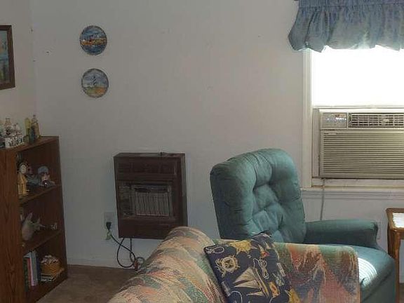 5th image of 1700 Fisher Street