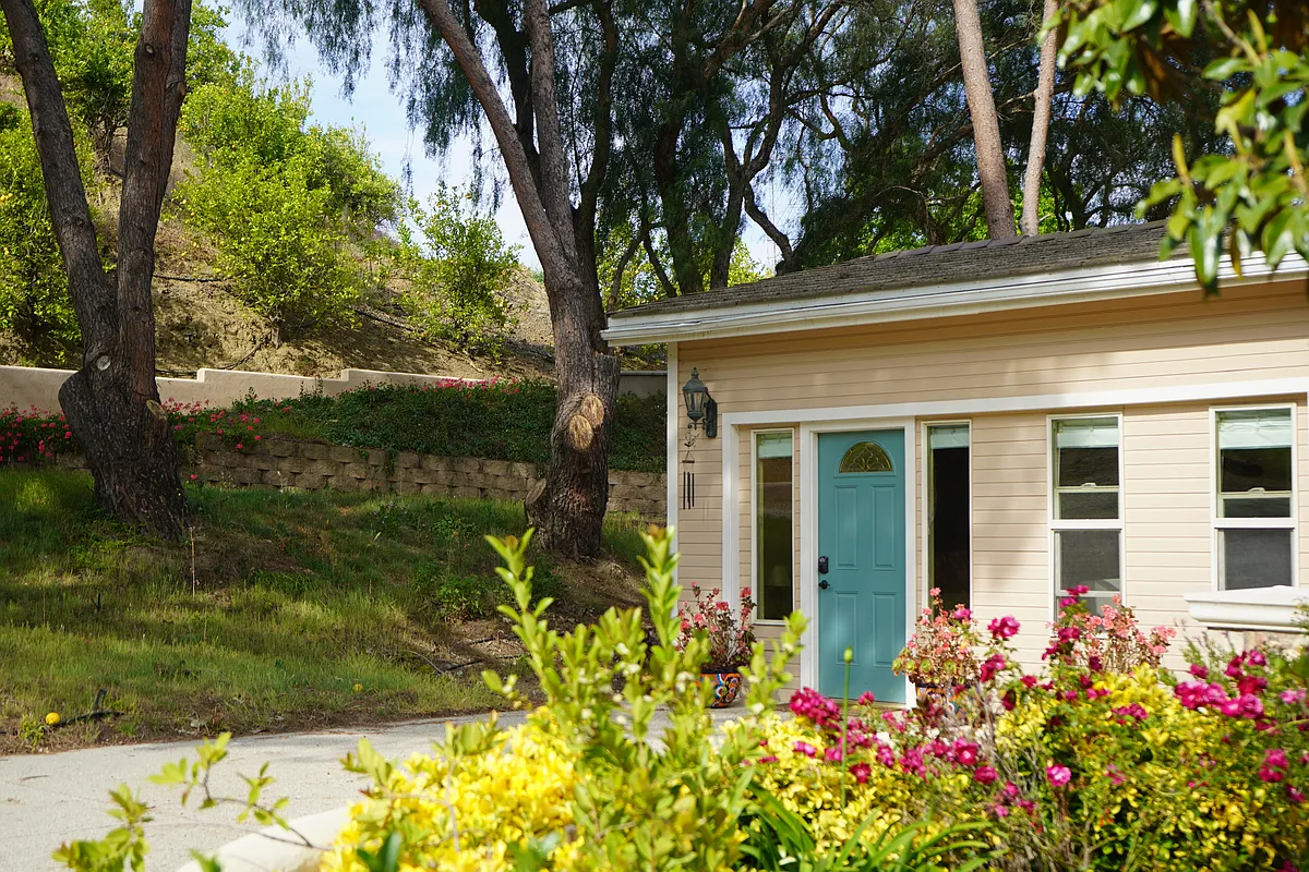 Building Photo - 6933A Solano Verde Dr