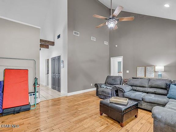 4th image of 297 Shirley Rd