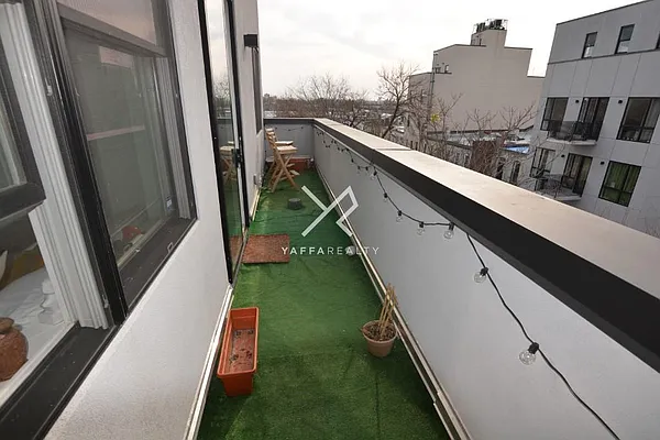 Rented by Yaffa Realty LLC | media 4