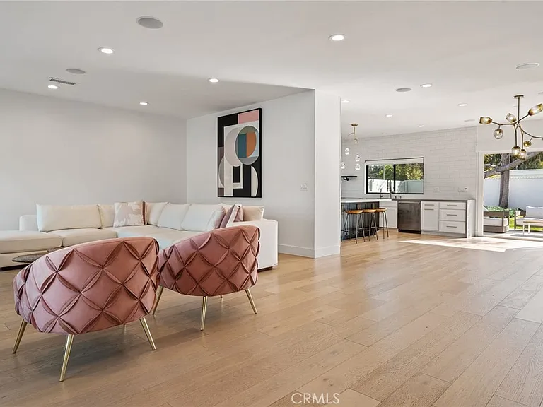 2402 Orchid Hill Pl — Photo 5