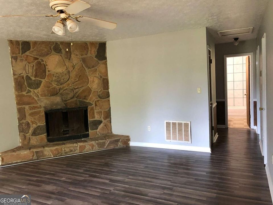 2nd image of 260 Park Ridge Dr