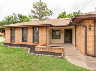 2312 Shady Tree Ln, Edmond, OK 73013