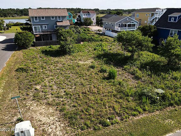 2nd image of 306 Sand Piper Lane