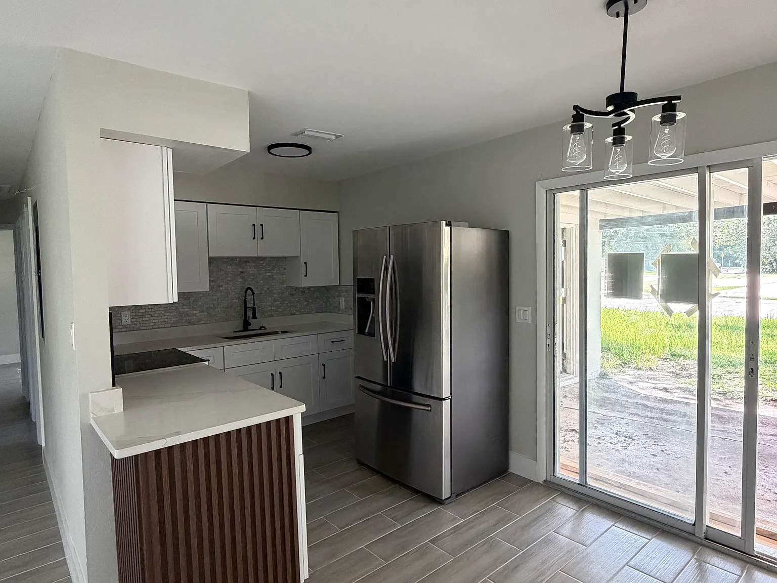 3 bed, 864 sqft, $1,650 — Photo 4