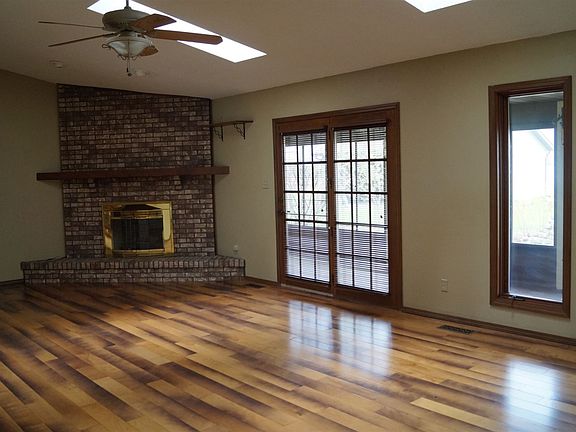 3rd image of 7902 N Tanglewood Ln