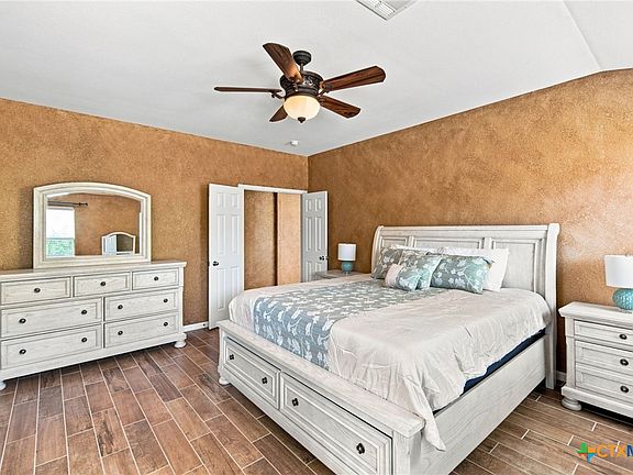 3rd image of 419 Cattail Cir