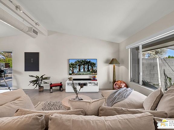 4th image of 1979 N Los Alamos Rd