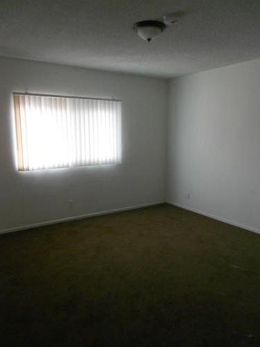 1st image of 112 E Buckthorn St APT 11