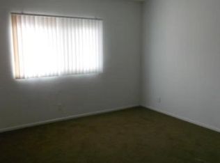 112 E Buckthorn St APT 11, Inglewood, CA 90301
