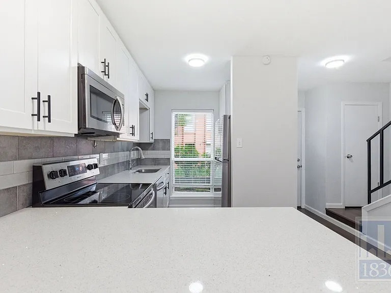 3820 Southway Dr #C — Photo 3